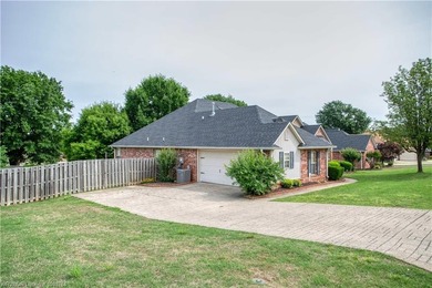 Beautiful 4 bedroom, 2 bath home just off Lake Jack Nolen. The - photo 5