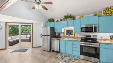 Welcome to this beautifully updated 3-bedroom, 2.5 bath - photo 9