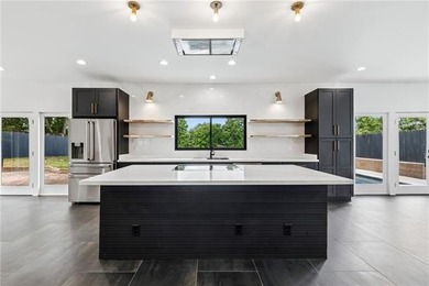 Exclusive Park Island waterfront residence completely remodeled - photo 12