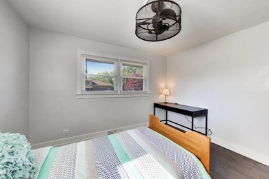 Welcome to this beautifully maintained 4-bedroom, 2-bath home - photo 15