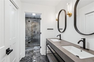 Exclusive Park Island waterfront residence completely remodeled - photo 21