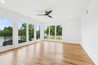 Exclusive Park Island waterfront residence completely remodeled - photo 30