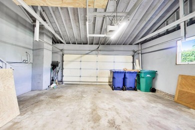 Welcome to this beautifully maintained 4-bedroom, 2-bath home - photo 31