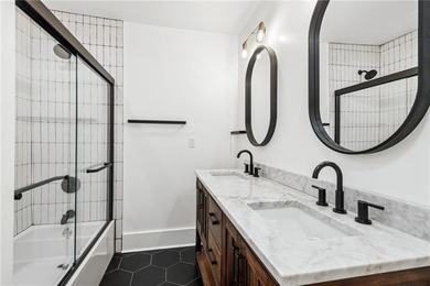 Exclusive Park Island waterfront residence completely remodeled - photo 32