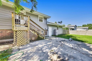 Welcome to this beautifully maintained 4-bedroom, 2-bath home - photo 34