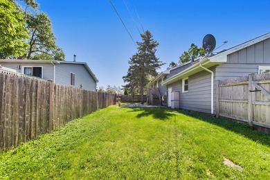 Welcome to this beautifully maintained 4-bedroom, 2-bath home - photo 37