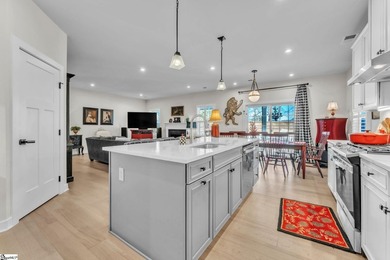 For a private showing please call Laurie Hughes. This - photo 10