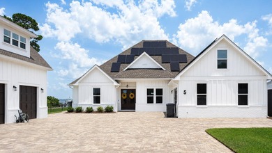 Bayfront Luxury. Endless Horizons. Waterfront Living. No HOA. A - photo 2
