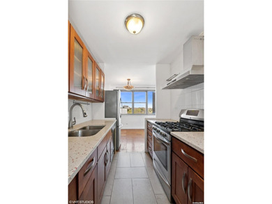 Welcome to The Fairview! This luxury hi rise Coop building is - photo 10