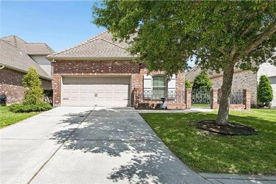 Welcome to refined living in a desirable gated community just - photo 2