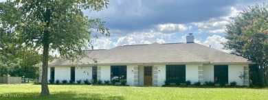 Crossgates Lake Home Sale Pending in Brandon Mississippi