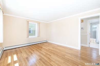 Very well maintained, owner occupied for over 50 years, 4 - photo 6