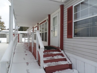 Welcome to desirable Summit Heights! This renovated double-wide