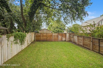 Just one block from the beach, this 2-bed shotgun house in - photo 19