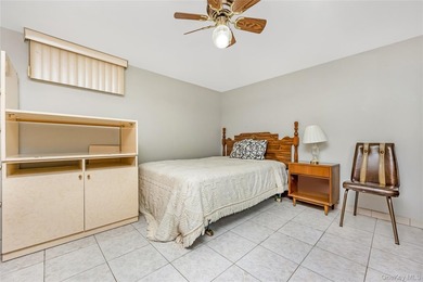 Welcome to this charming Whitestone ranch offering comfort - photo 19