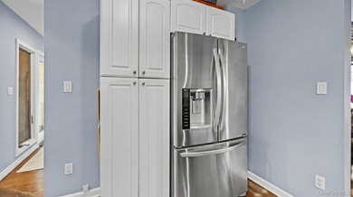 Welcome to 25 Bay 3rd Street, Islip - A Beautifully Updated - photo 10