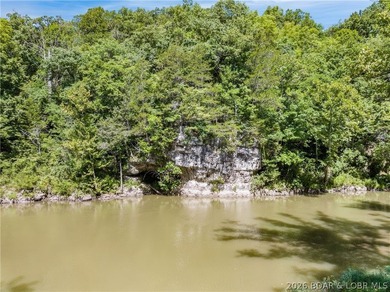 Country Ranch Home with 15 Acres on the River. There is a - photo 4