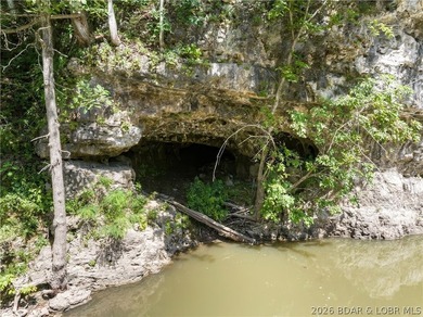 Country Ranch Home with 15 Acres on the River. There is a - photo 5