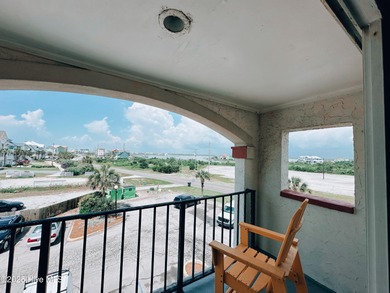 Renovated 1BR Oceanfront Condo. Step into vacation mode the