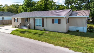 Being sold fully furnished!! This lovely four-bedroom - photo 1