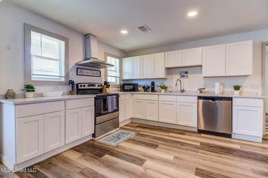 Being sold fully furnished!! This lovely four-bedroom - photo 7
