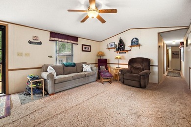 Amazing opportunity to own this property on Round Lake with 100 - photo 8