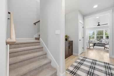 Exceptional home in the highly desirable Legacy community! - photo 9
