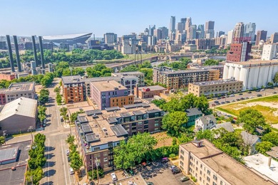 Nestled near the heart of Minneapolis, this beautiful 3rd floor - photo 1