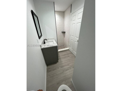 Practically Brand-new Construction! This beautiful 2 bedrooms ,2 - photo 11