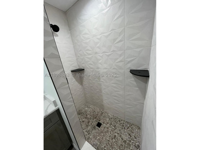 Practically Brand-new Construction! This beautiful 2 bedrooms ,2 - photo 12