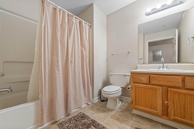 Lowest Priced 3rd Floor 2 bed / 2 bath, move in ready unit is - photo 24