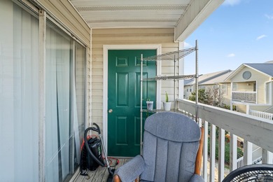 Lowest Priced 3rd Floor 2 bed / 2 bath, move in ready unit is - photo 33