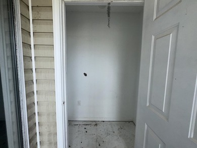 Lowest Priced 3rd Floor 2 bed / 2 bath, move in ready unit is - photo 34