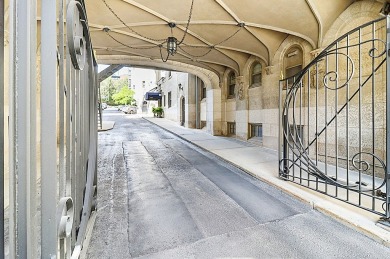 Ce magnifique appartement entierement meuble se distingue par - photo 35