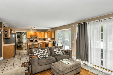 HAMPTON BAYS -- COASTAL LIVING AT ITS BEST Nestled on a private - photo 13