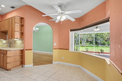 MUST SEE THIS HIDDEN GEM LOCATED IN QUITE COMMUNITY OF - photo 18