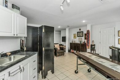 HAMPTON BAYS -- COASTAL LIVING AT ITS BEST Nestled on a private - photo 21