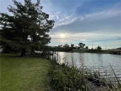 This is a beautiful home located on The Cane that boasts 325 - photo 2