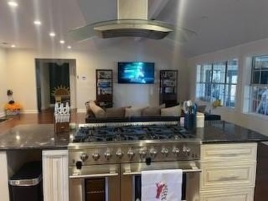 This is a beautiful home located on The Cane that boasts 325 - photo 8