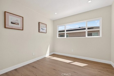 Beautifully remodeled and move-in ready, this spacious 5-bedroom - photo 10