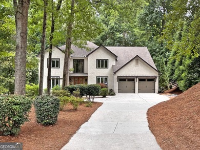 Looking for that traditional home with lots of space on the golf - photo 1