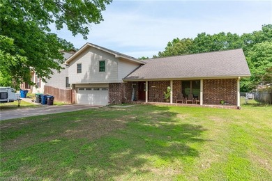 Welcome to this spacious home in a desirable east Fort Smith - photo 1