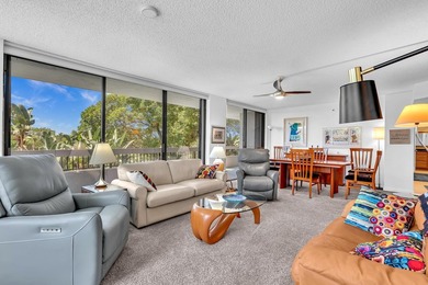 Gorgeous corner 3/2 with wraparound balcony facing southeast for - photo 12