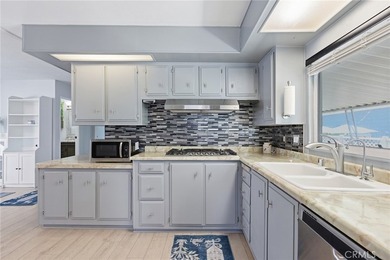 Welcome to your coastal retreat in the highly desirable - photo 14