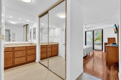 Gorgeous corner 3/2 with wraparound balcony facing southeast for - photo 18