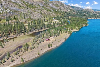 Discover your dream estate at the end of a private peninsula on - photo 18