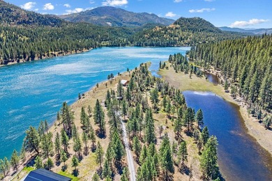 Discover your dream estate at the end of a private peninsula on - photo 19