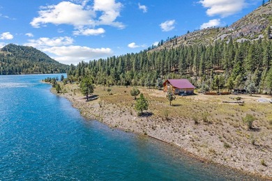 Discover your dream estate at the end of a private peninsula on - photo 22