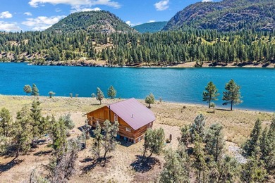 Discover your dream estate at the end of a private peninsula on - photo 24