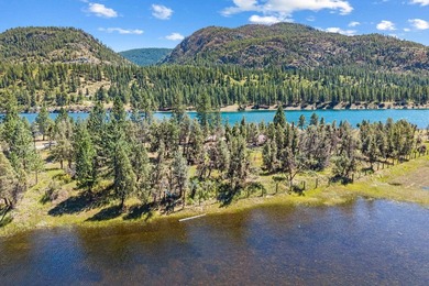 Discover your dream estate at the end of a private peninsula on - photo 37